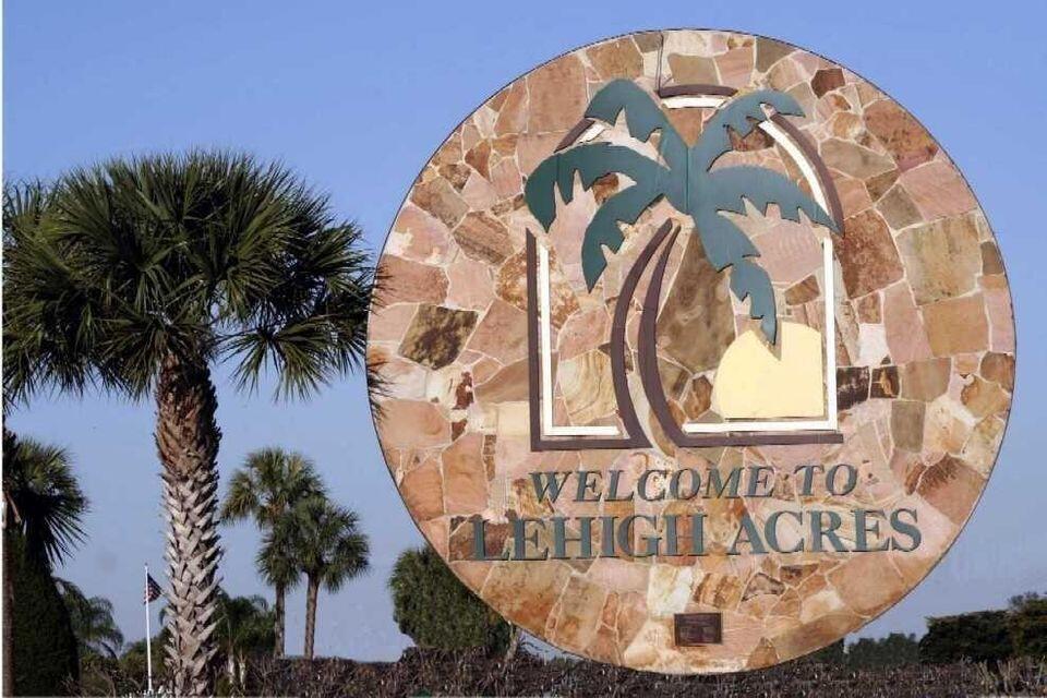 LEHIGH ACRES UNIT 8 - Land