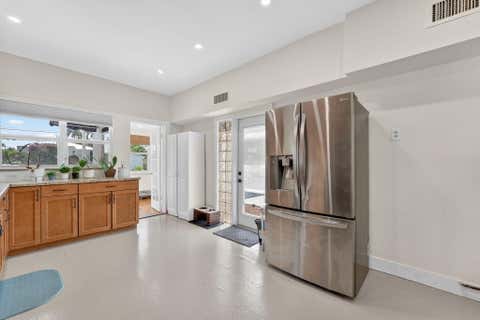 Tiny photo for 400 NE 5th Avenue, Pompano Beach, FL 33060 (MLS # B26035488)