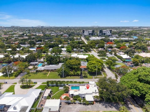 Tiny photo for 400 NE 5th Avenue, Pompano Beach, FL 33060 (MLS # B26035488)