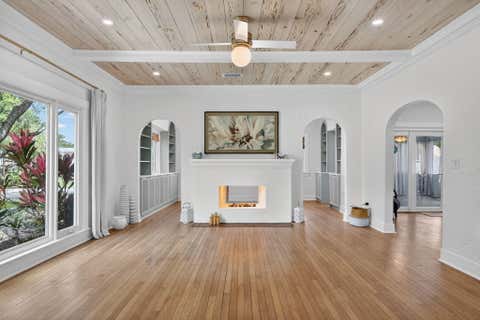 Tiny photo for 400 NE 5th Avenue, Pompano Beach, FL 33060 (MLS # B26035488)