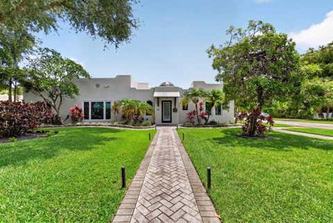 Photo of 400 NE 5th Avenue, Pompano Beach, FL 33060 (MLS # B26035488)