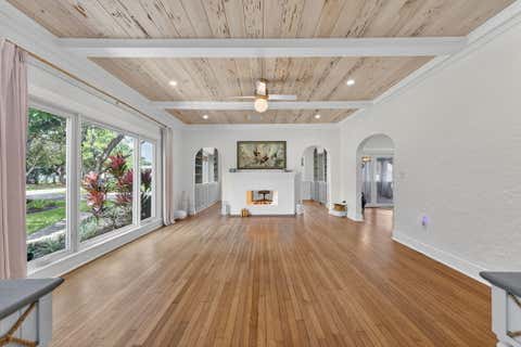 Tiny photo for 400 NE 5th Avenue, Pompano Beach, FL 33060 (MLS # B26035488)