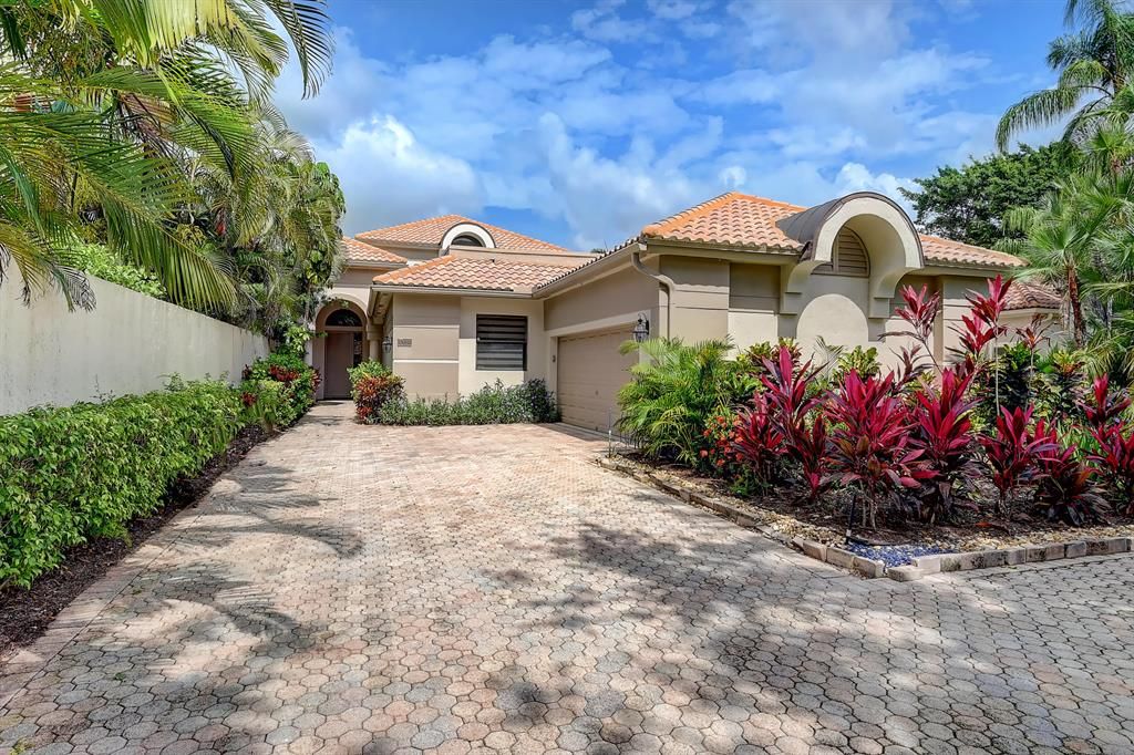 Photo of 5335 NW 23rd Way, Boca Raton, FL 33496 (MLS # R10731443)