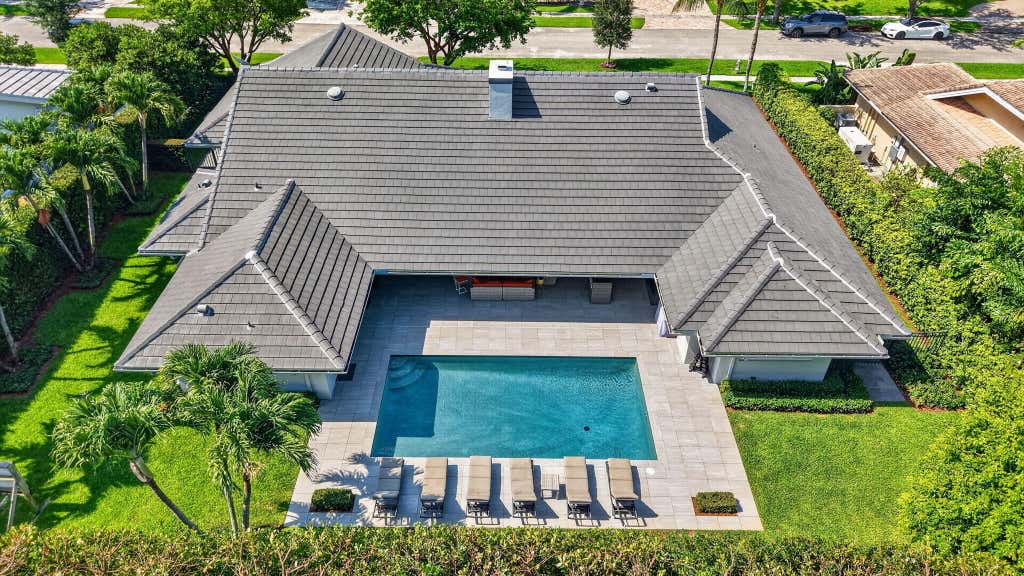 Photo of 3245 St James Drive, Boca Raton, FL 33434 (MLS # B26045298)