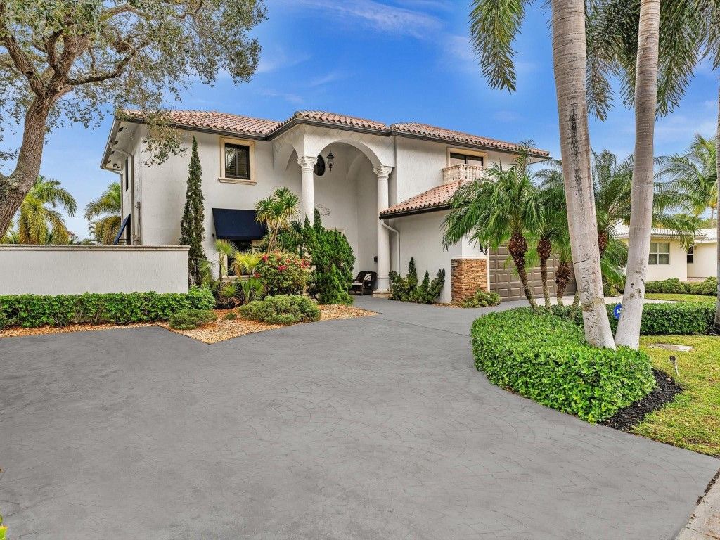 Photo of 749 SW 2nd Street, Boca Raton, FL 33486 (MLS # F10498854)