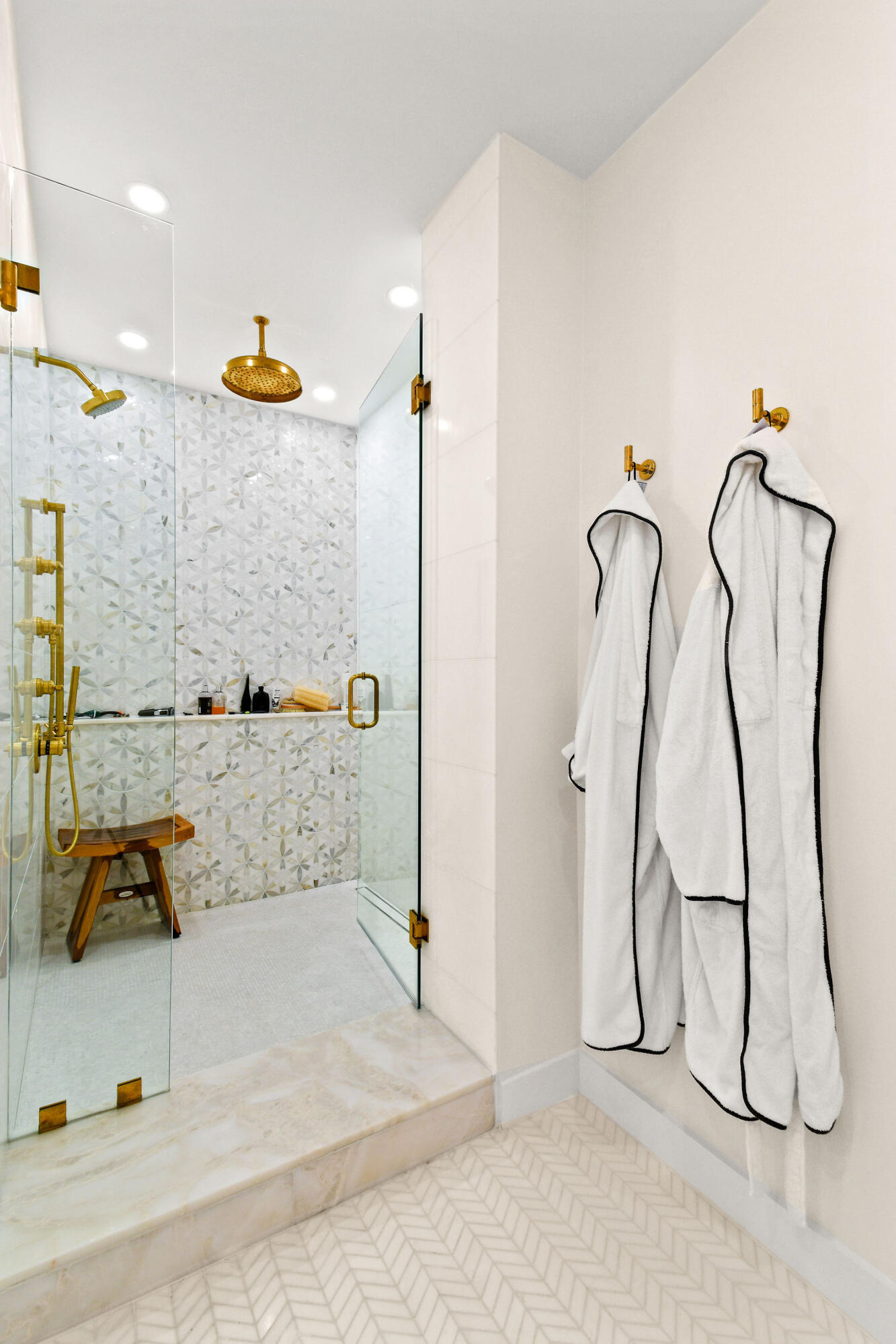 CHATEAU CHAUMONT IBIS ISLE CONDO - Residential