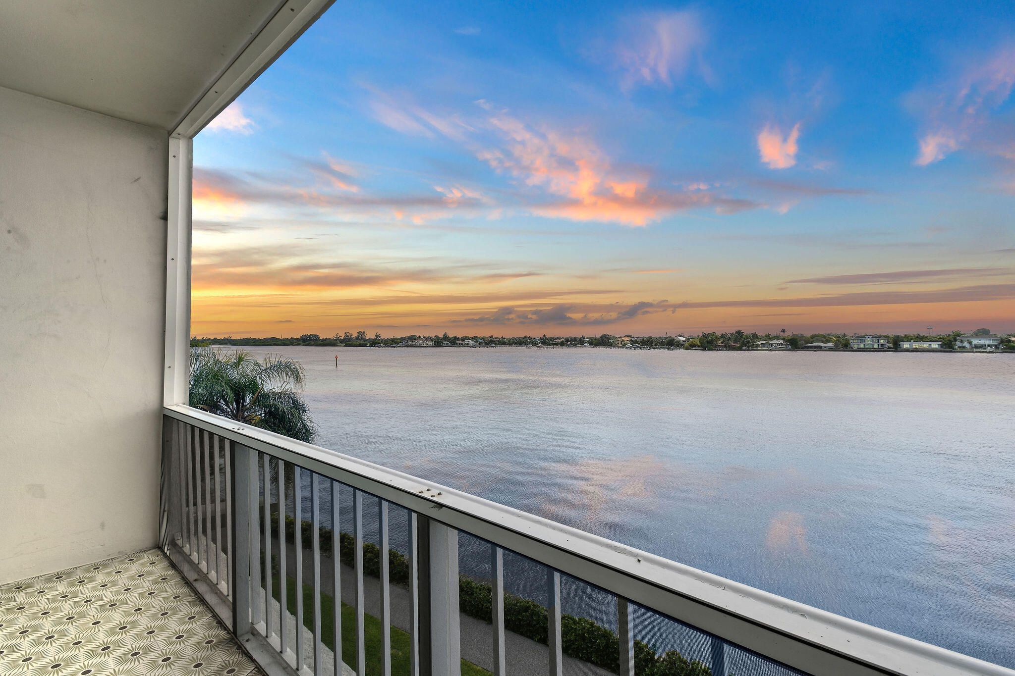 CHATEAU CHAUMONT IBIS ISLE CONDO - Residential