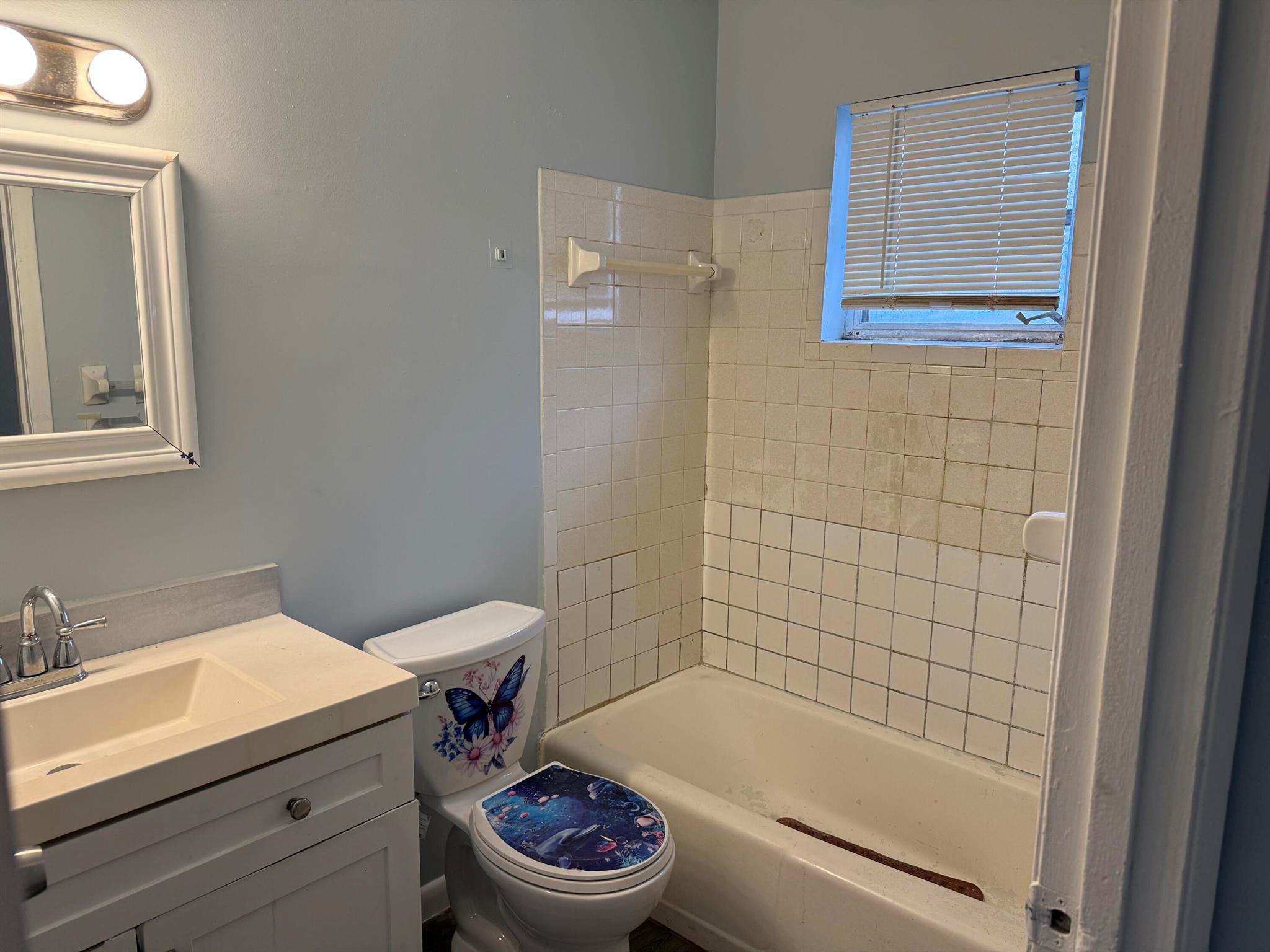 SOUTHEND APTS CONDO - Residential Lease