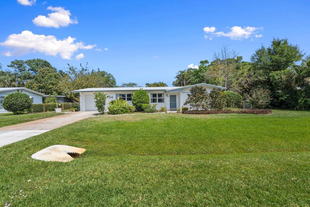 Photo of 2718 Placid Avenue, Fort Pierce, FL 34982 (MLS # R11085609)