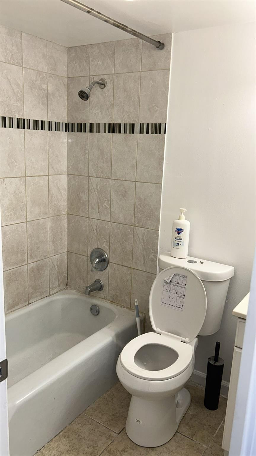 CROSS CREEK CONDO - Residential Lease