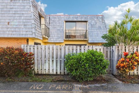 172 Lake Arbor Dr Palm Springs FL 33461