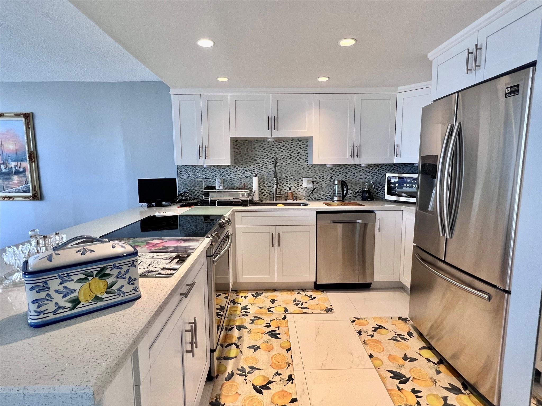 AVANT GARDE CONDO - Residential Lease