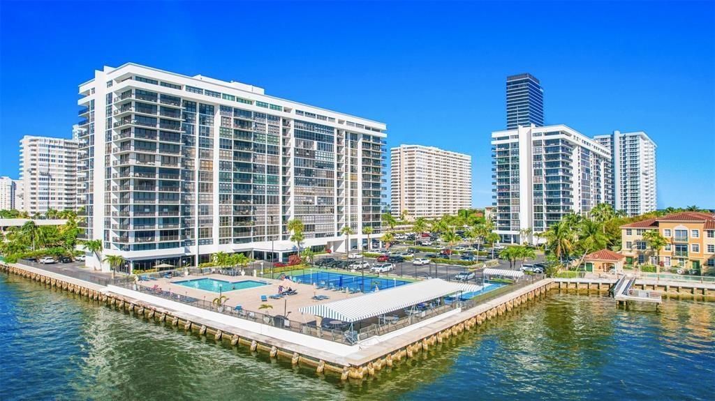 AVANT GARDE CONDO - Residential Lease