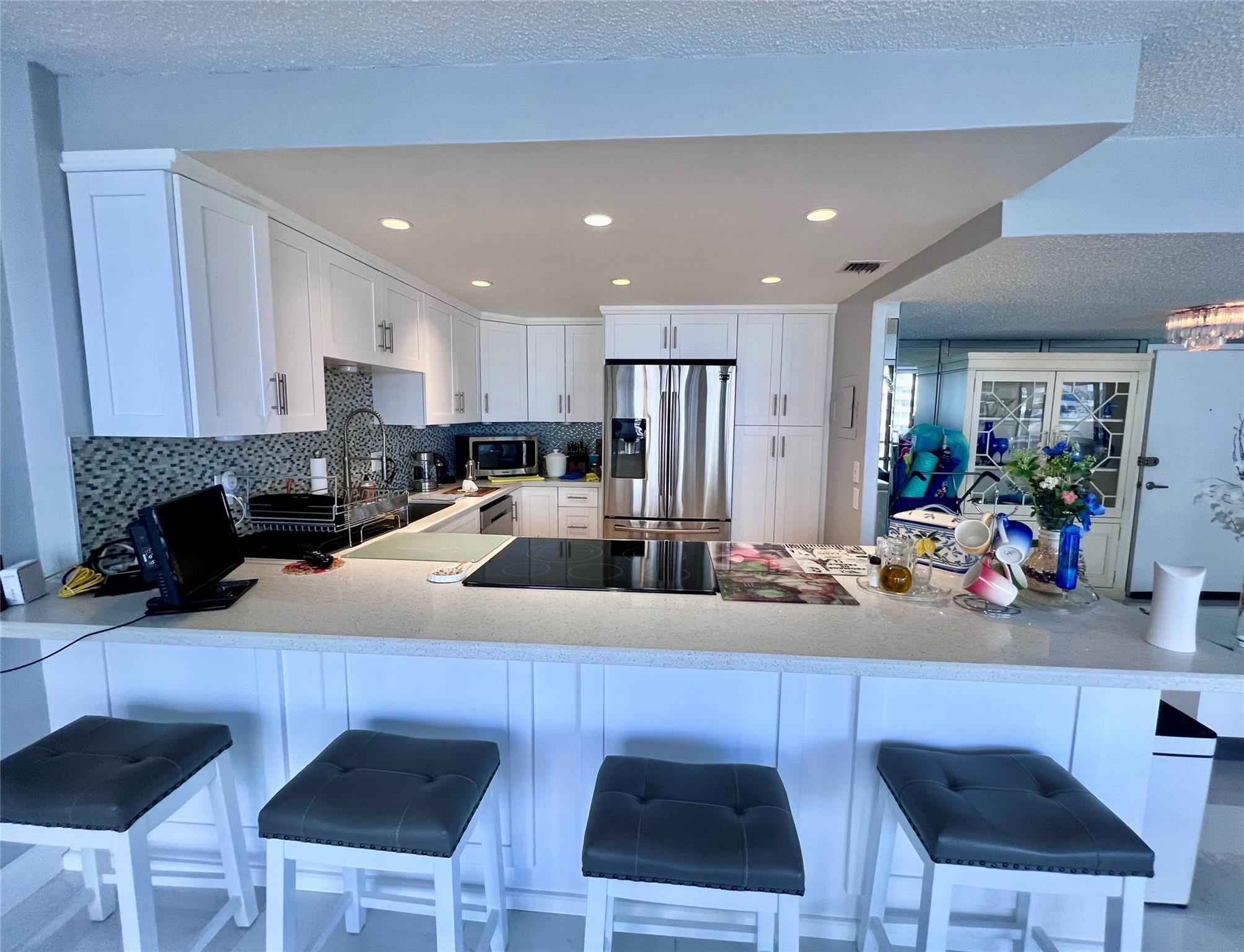 AVANT GARDE CONDO - Residential Lease