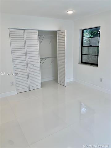 LAKES OF BOCA BARWOOD 1 - Residential