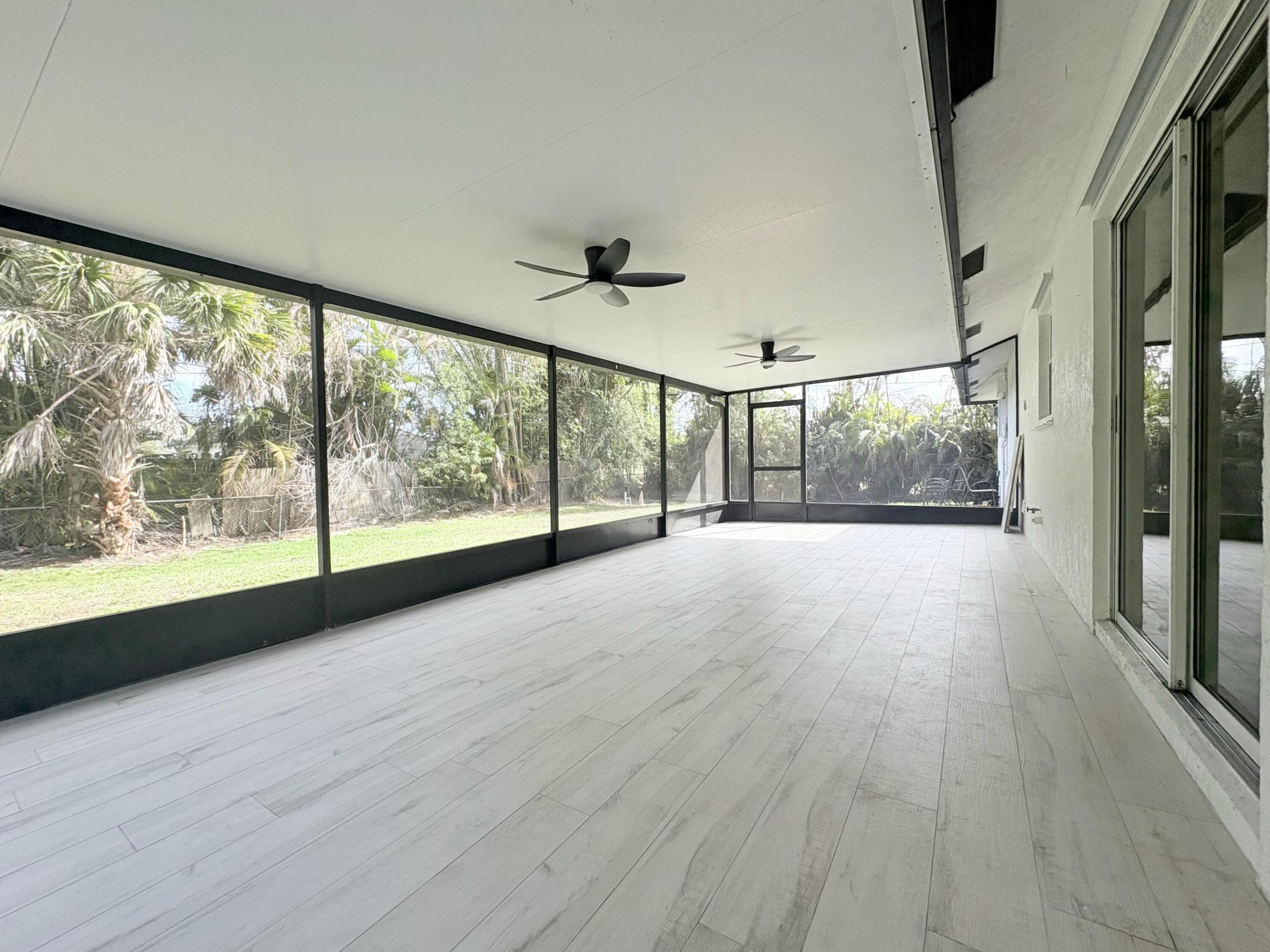 LOXAHATCHEE GROVES - Residential