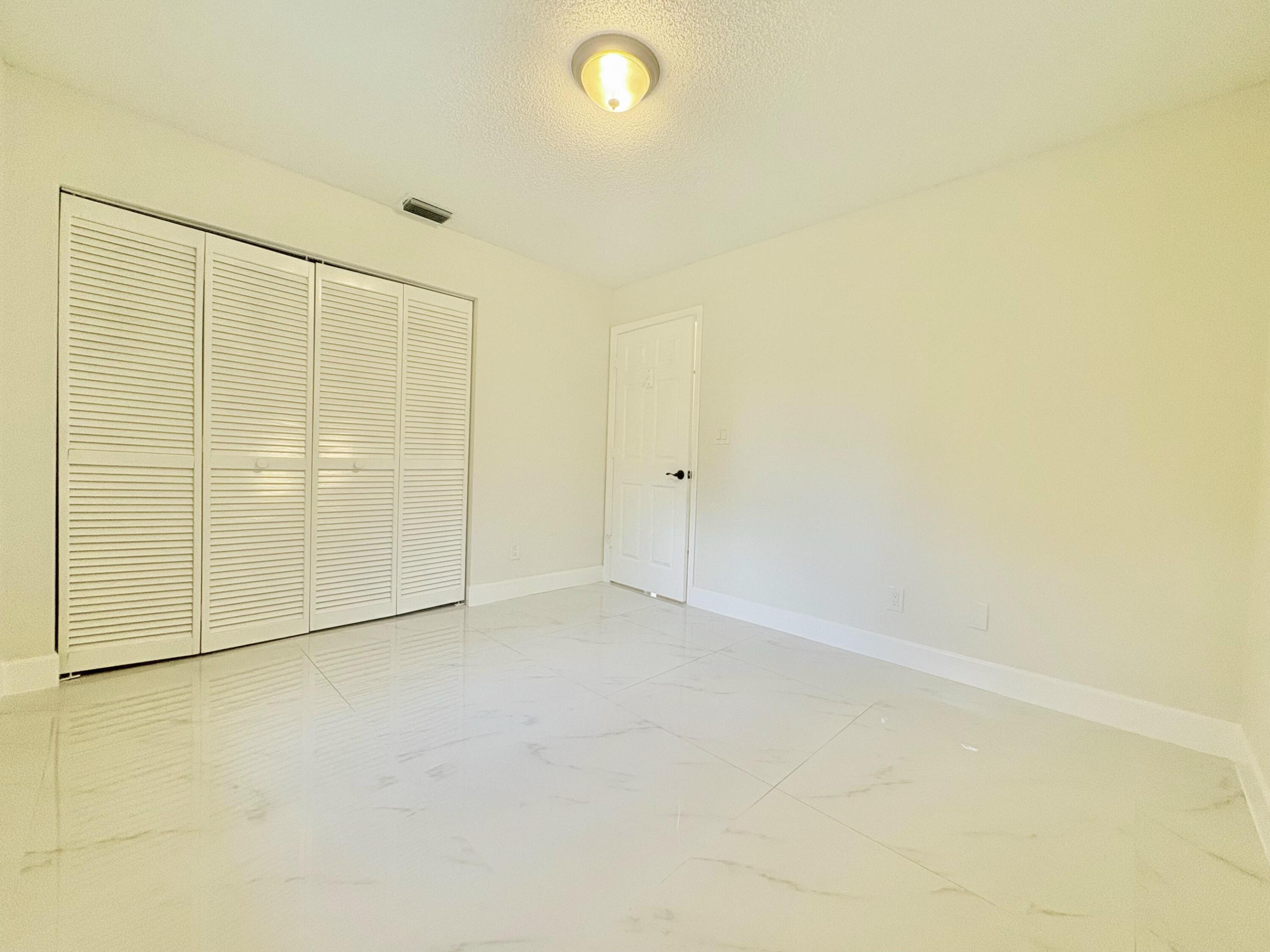 LOXAHATCHEE GROVES - Residential