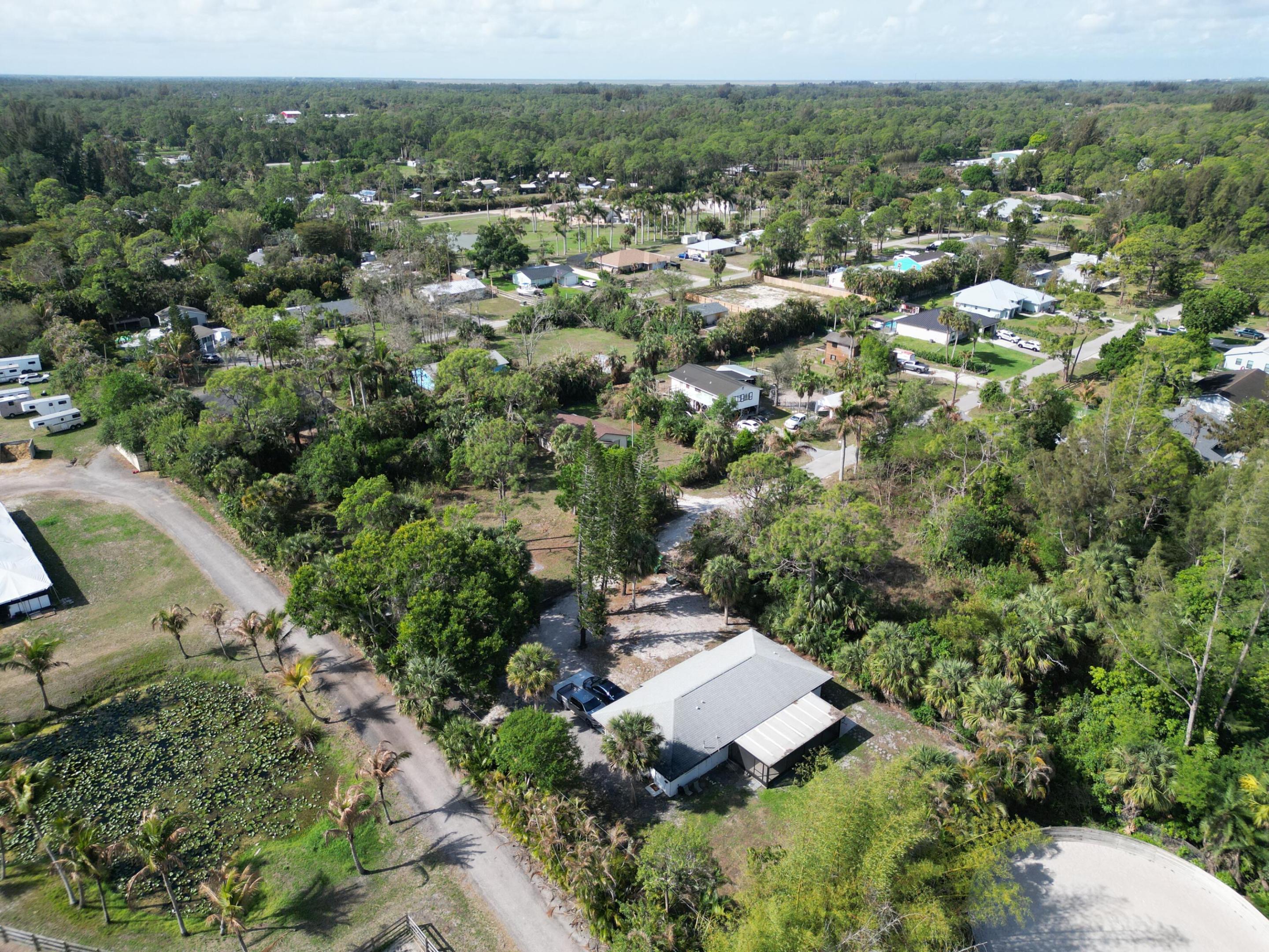 LOXAHATCHEE GROVES - Residential