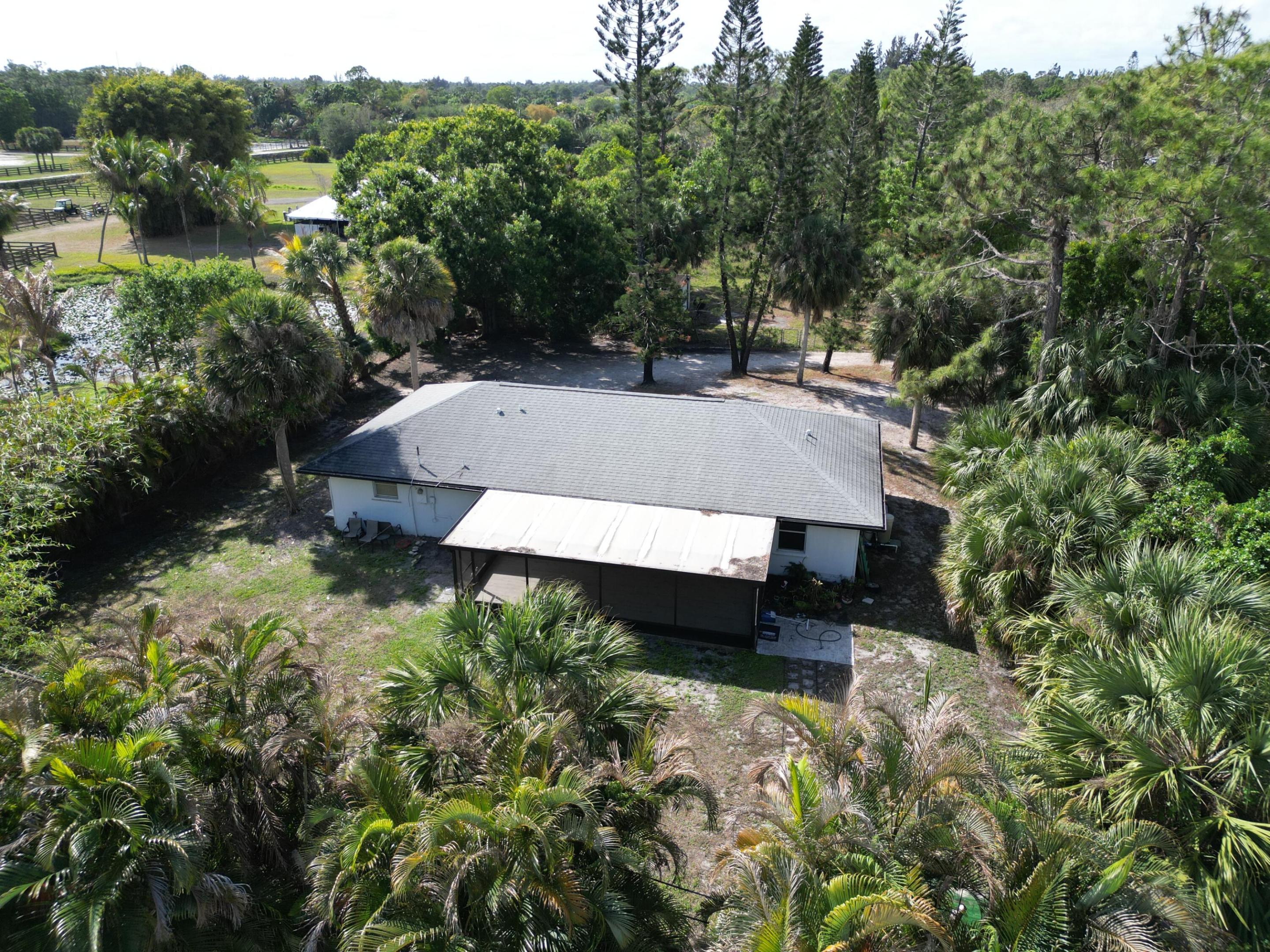 LOXAHATCHEE GROVES - Residential