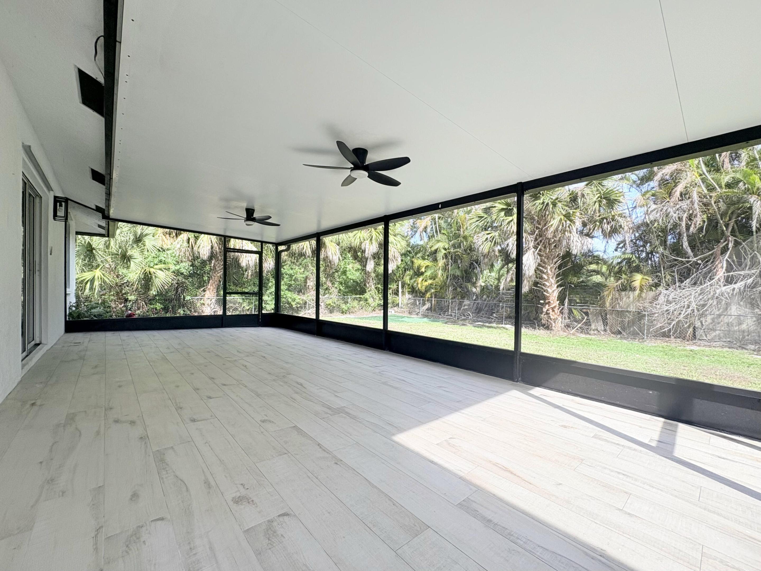 LOXAHATCHEE GROVES - Residential