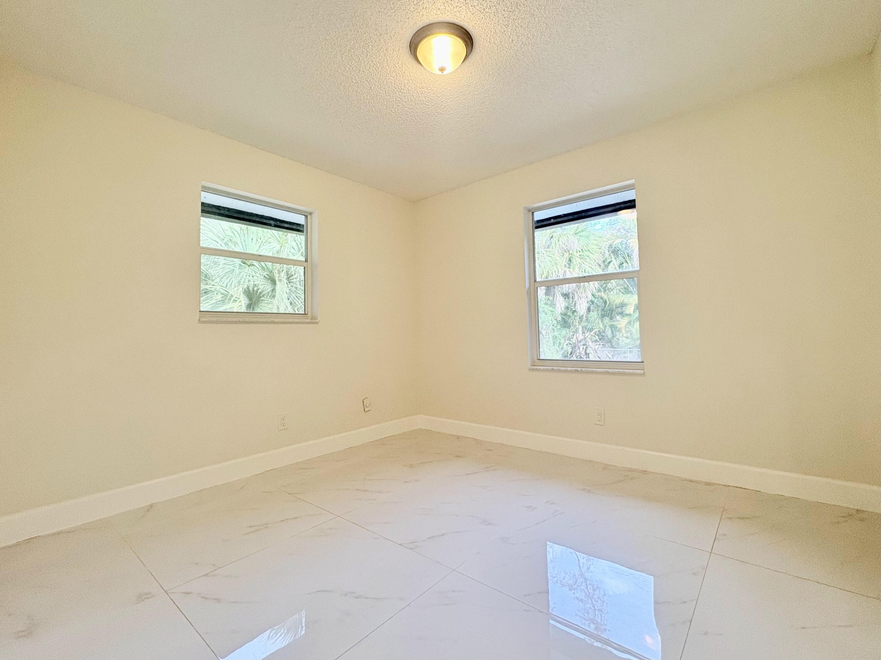 LOXAHATCHEE GROVES - Residential