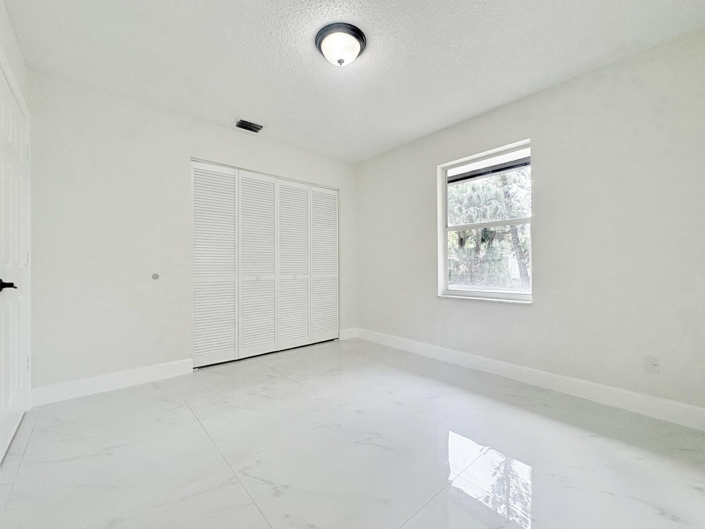 LOXAHATCHEE GROVES - Residential