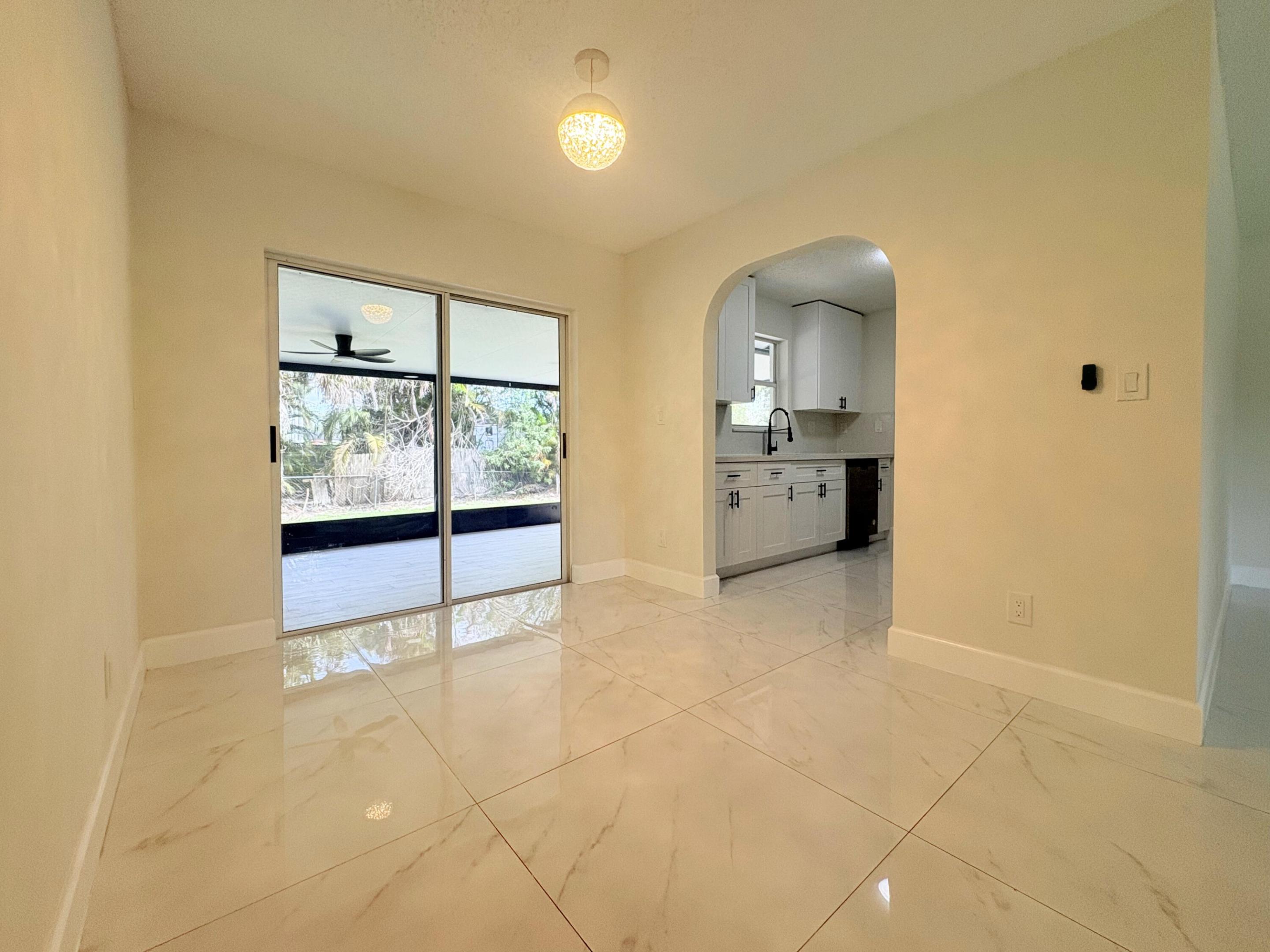 LOXAHATCHEE GROVES - Residential