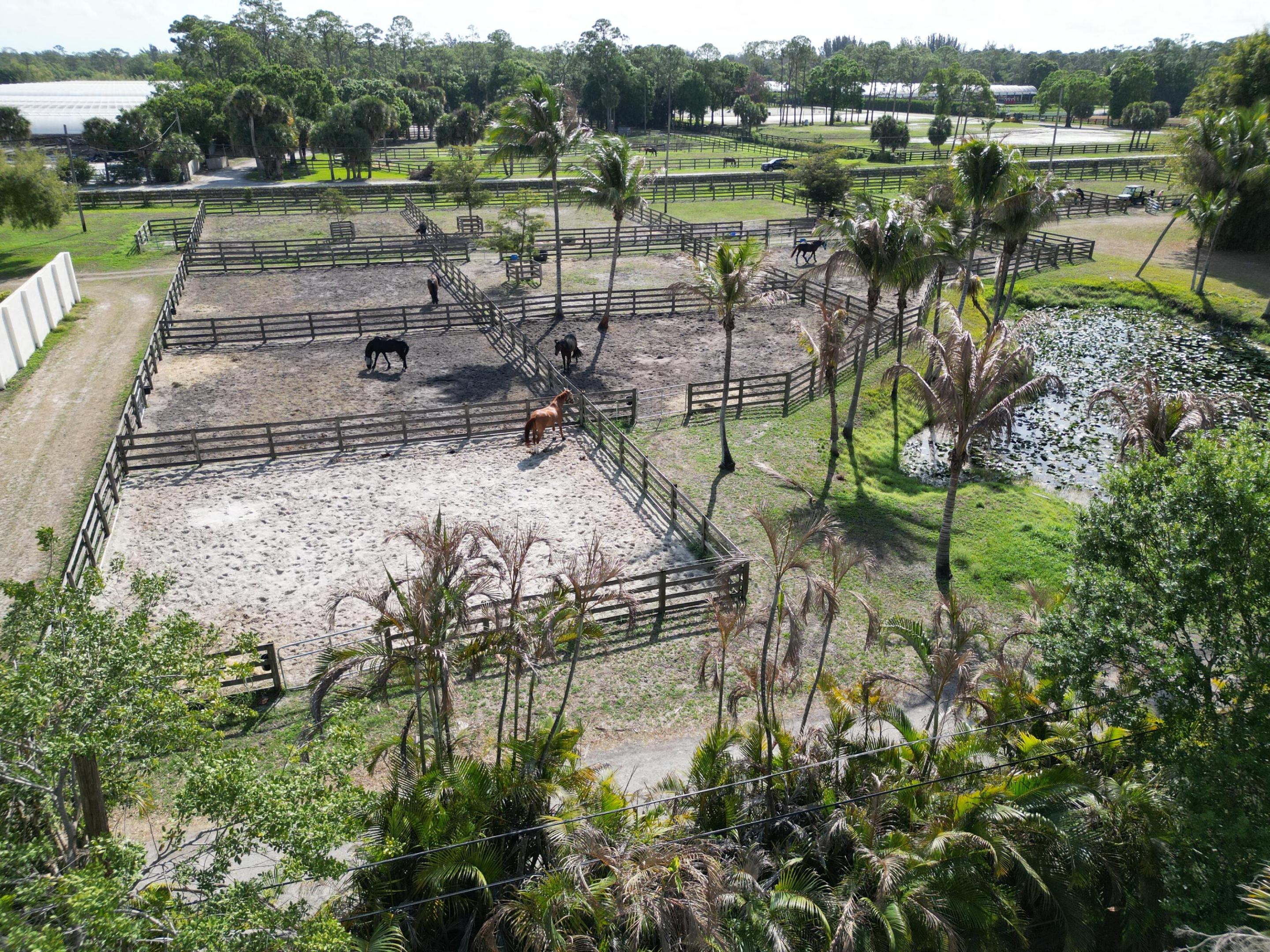 LOXAHATCHEE GROVES - Residential