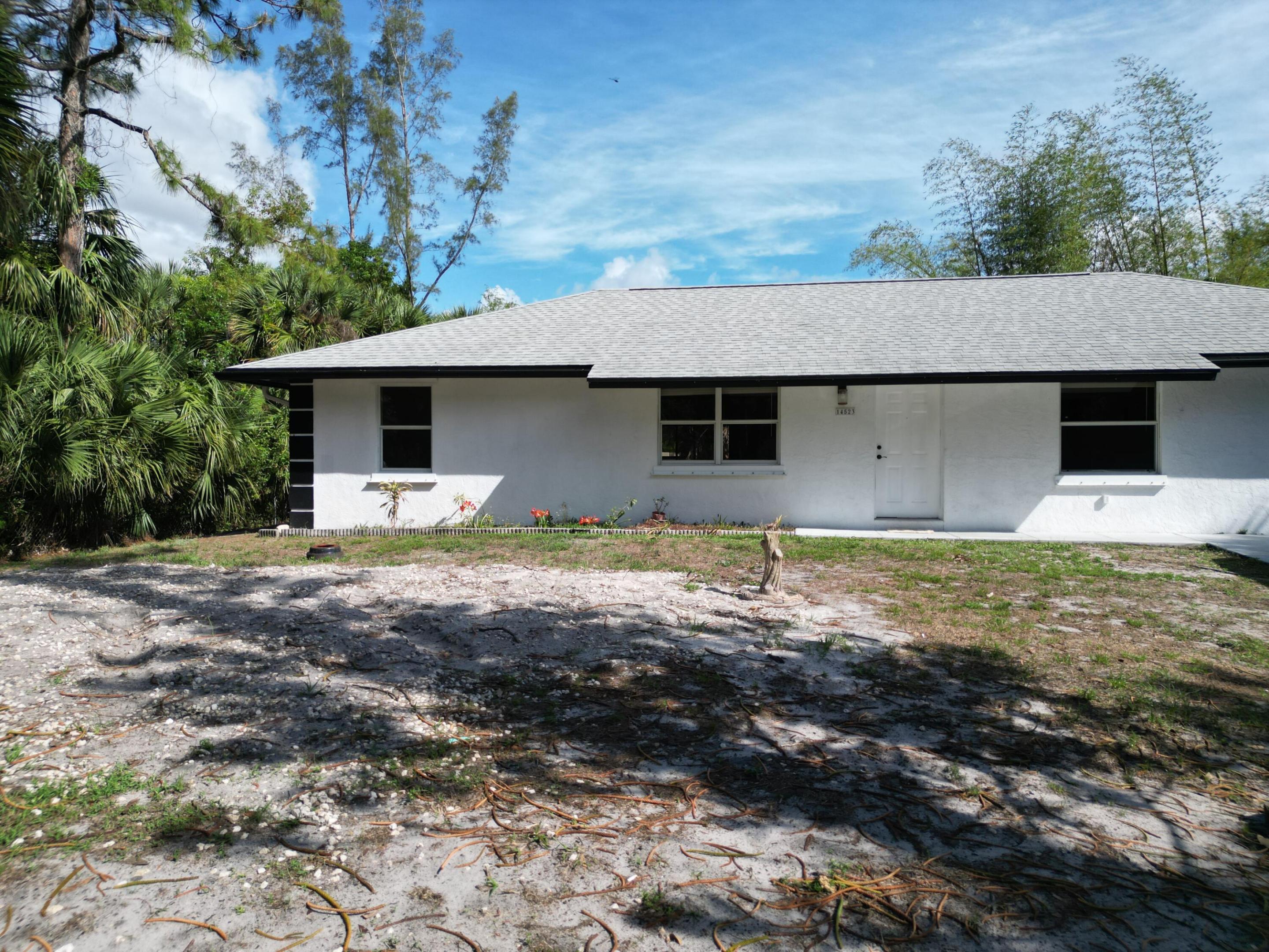 LOXAHATCHEE GROVES - Residential