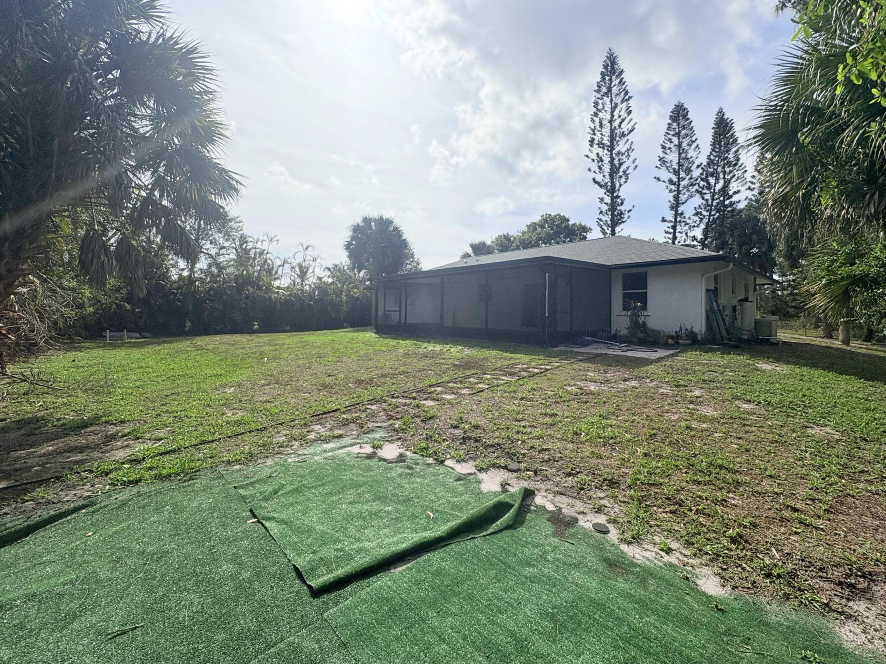 LOXAHATCHEE GROVES - Residential