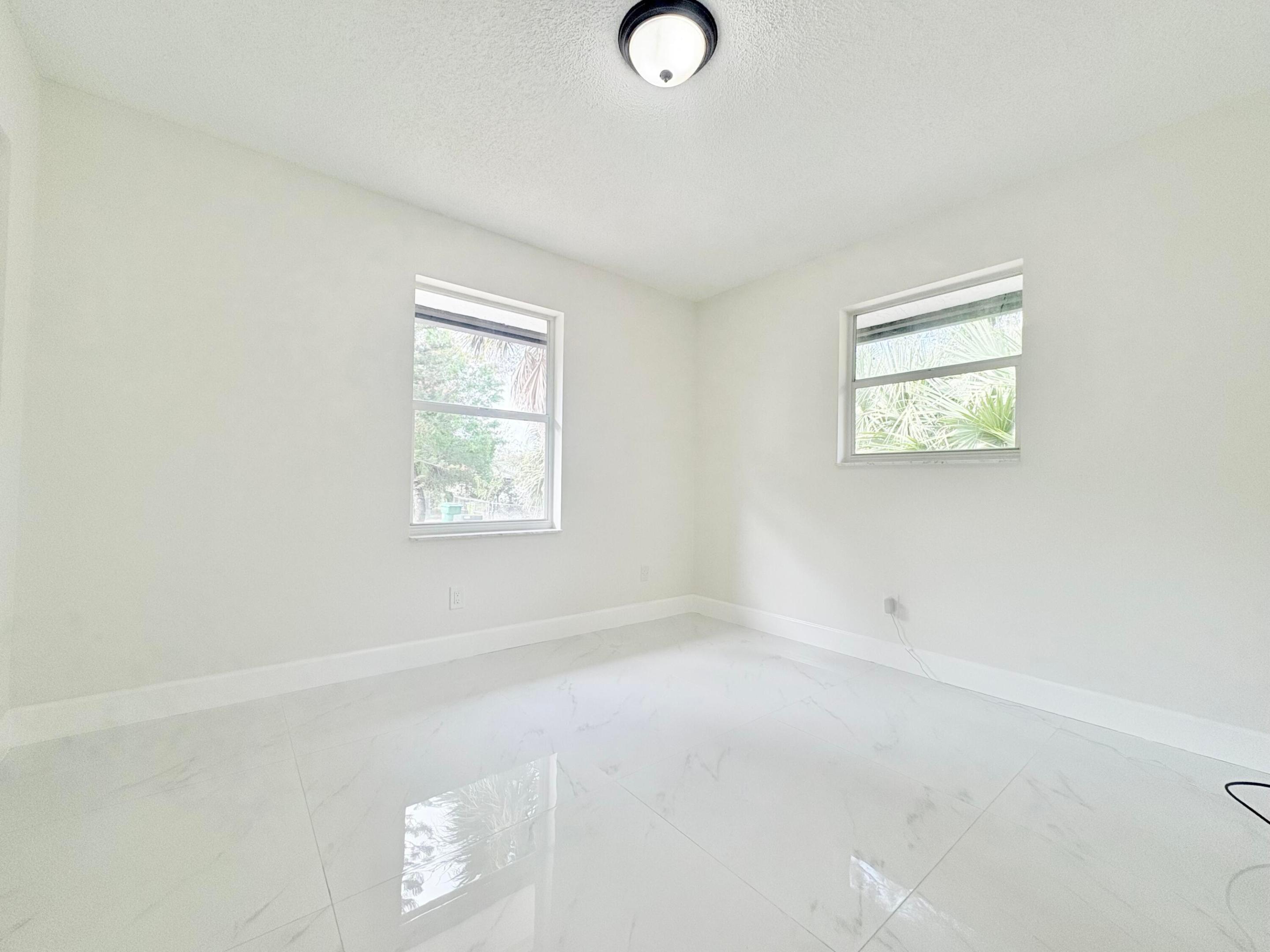 LOXAHATCHEE GROVES - Residential