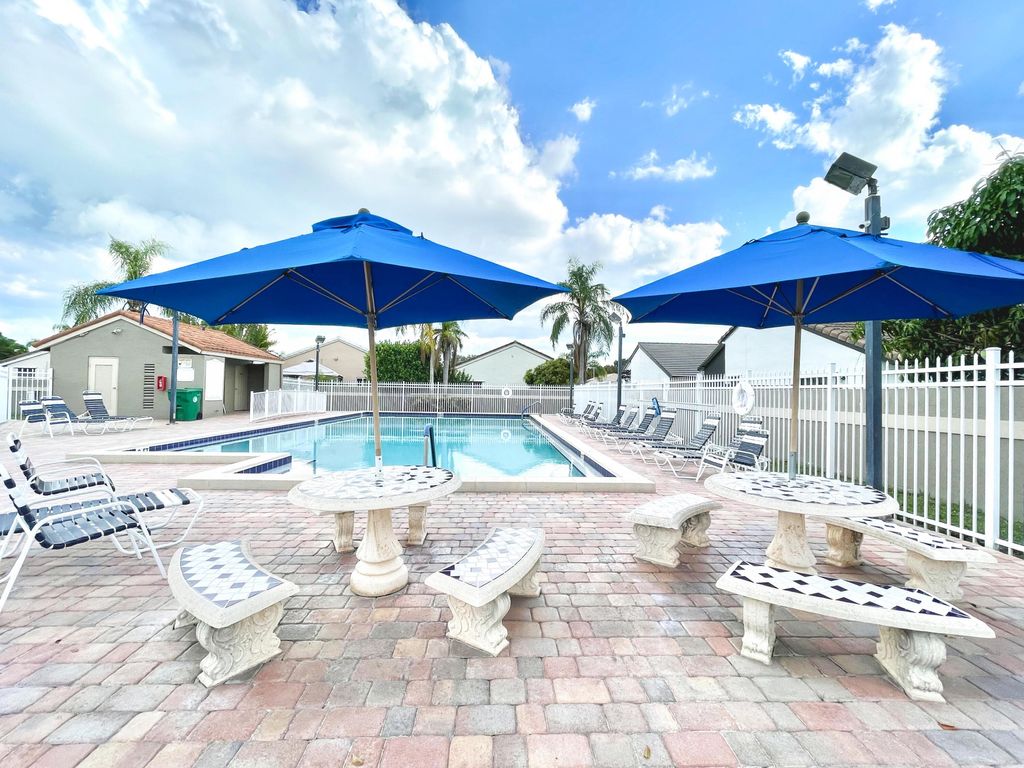 Photo of 5851 Bristol Lane, Davie, FL 33331 (MLS # B26029794)