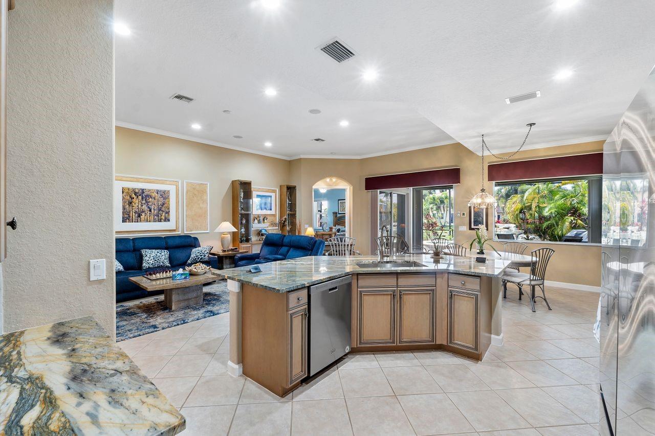 7753 NW 124th Ter
