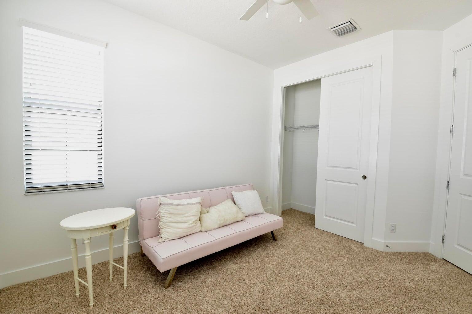 ALTON NEIGHBORHOOD - Residential Lease