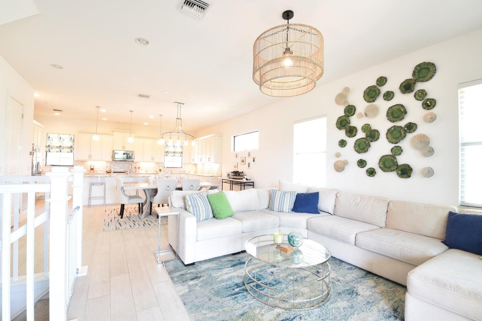 ALTON NEIGHBORHOOD - Residential Lease