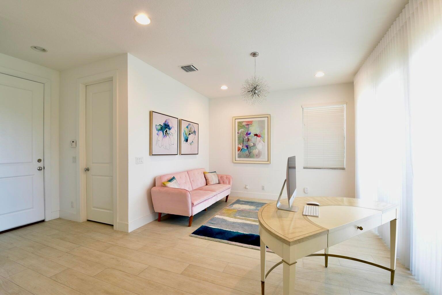 ALTON NEIGHBORHOOD - Residential Lease