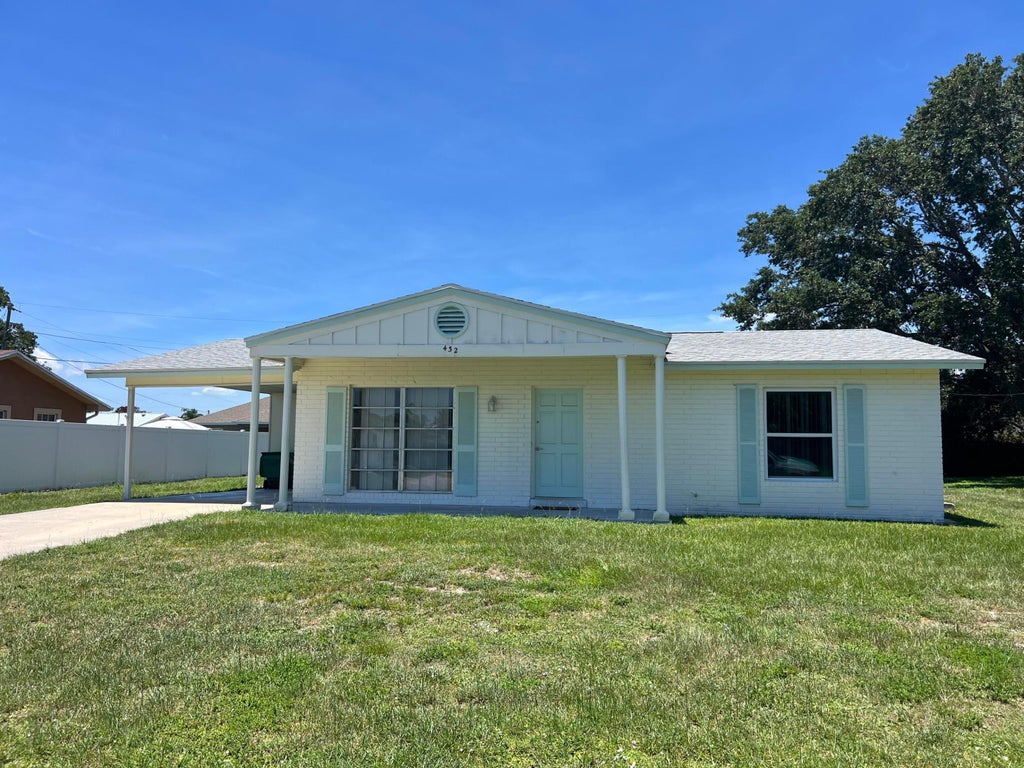 Photo of 432 SW Curry Street, Port Saint Lucie, FL 34983 (MLS # B26044482)