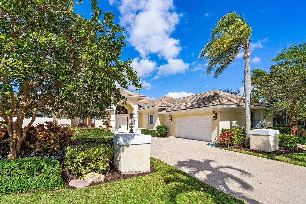 Photo of 143 Thornton Drive, Palm Beach Gardens, FL 33418 (MLS # R11062159)