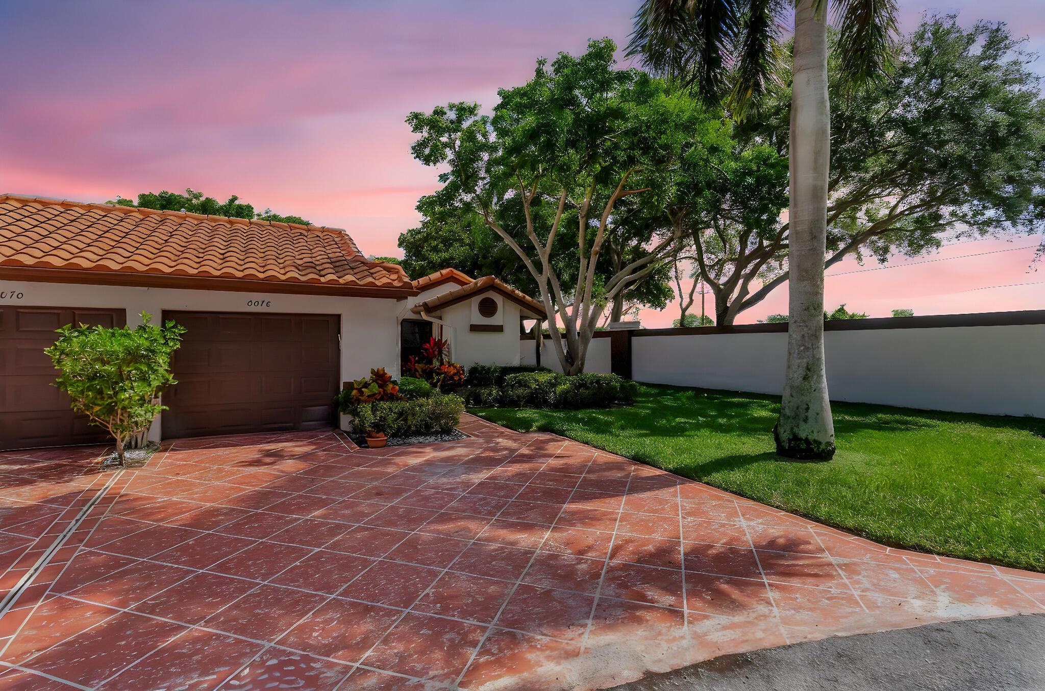 6078 Sunny Pointe Circle