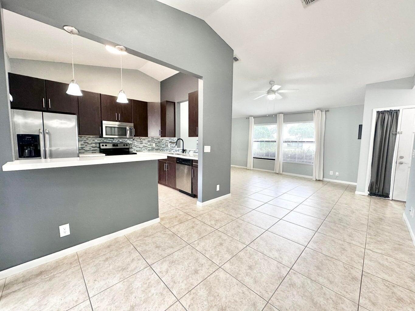 Jupiter Village Twnhms Ph - Residential Lease