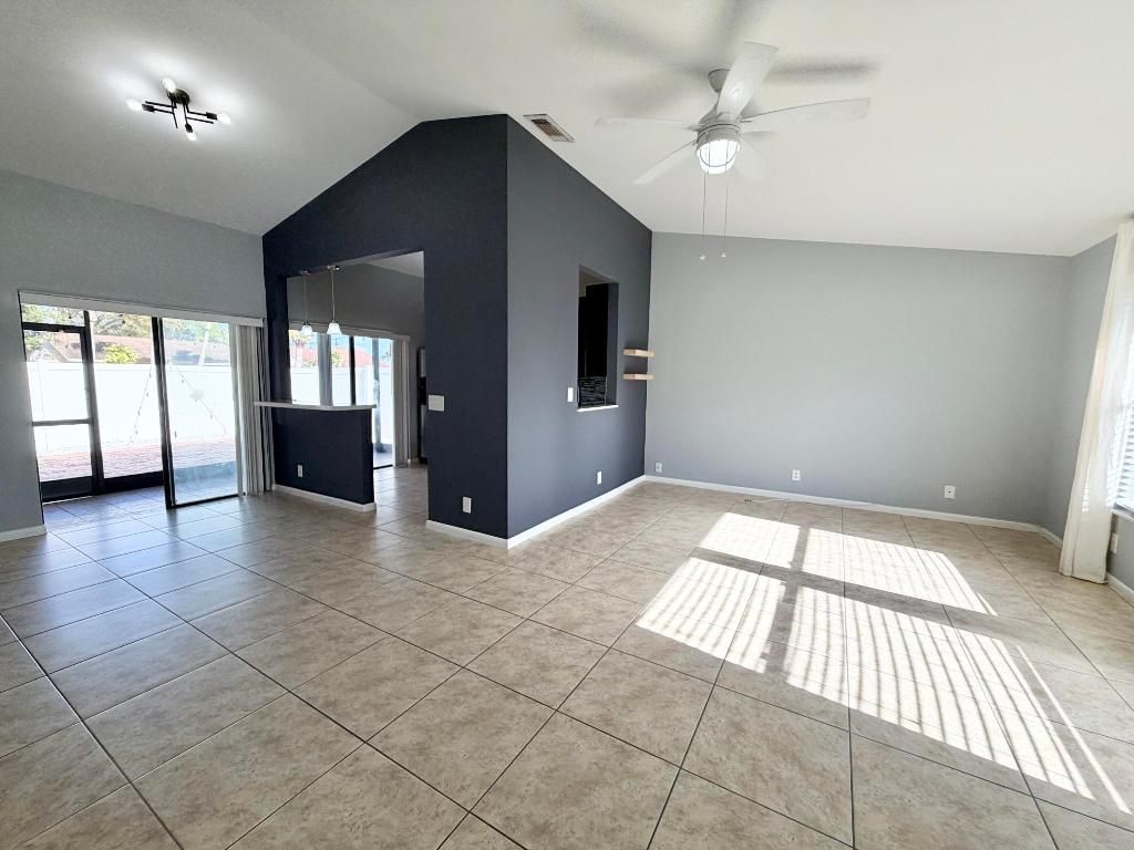Photo of 104 Lakewood Drive #21c, Jupiter, FL 33458 (MLS # R11144261)