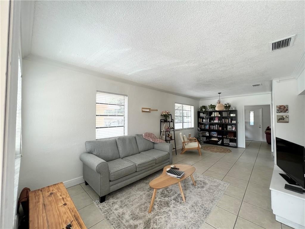 225 E 41st Street