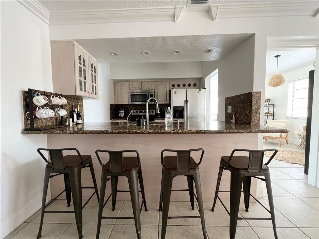 225 E 41st Street