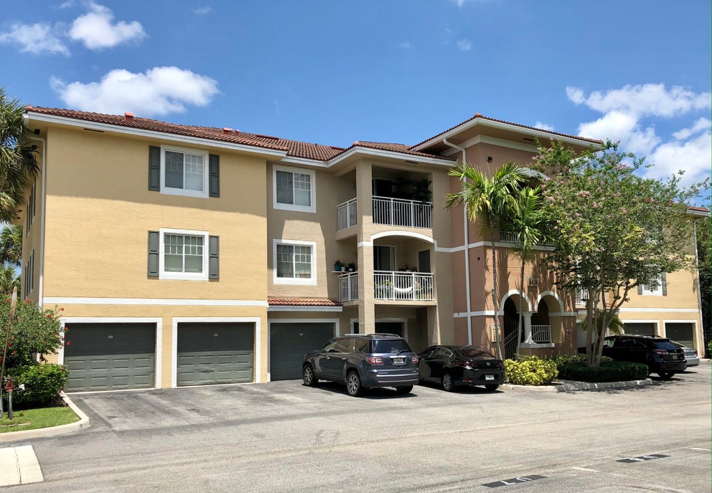 Photo of 6434 Emerald Dunes Drive #203, West Palm Beach, FL 33411 (MLS # R11016772)