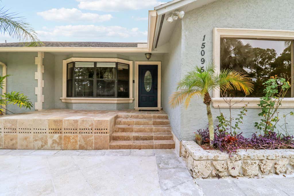 Photo of 15095 71st Drive N, Palm Beach Gardens, FL 33418 (MLS # B26050336)