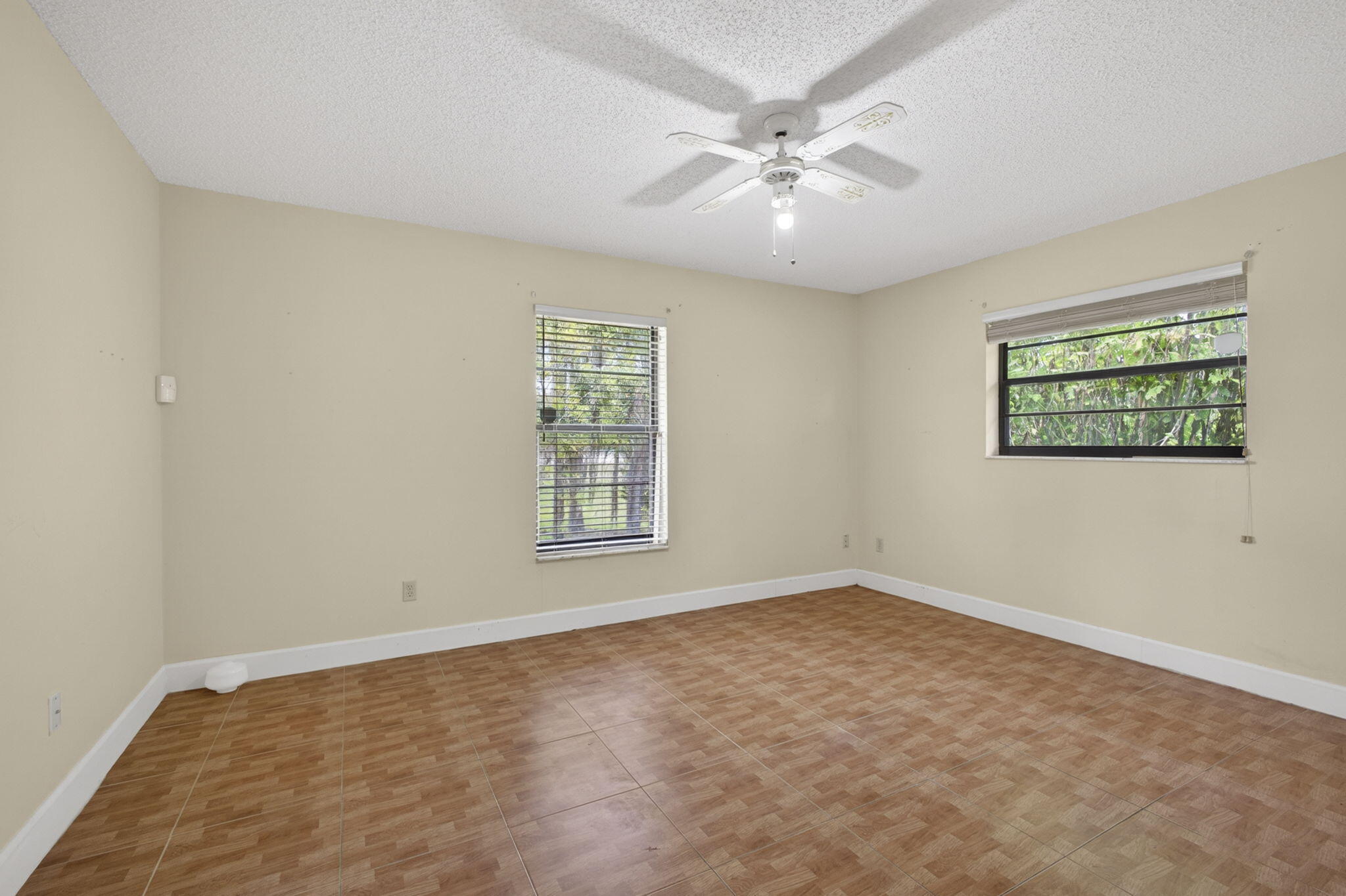 11582 60th Street N