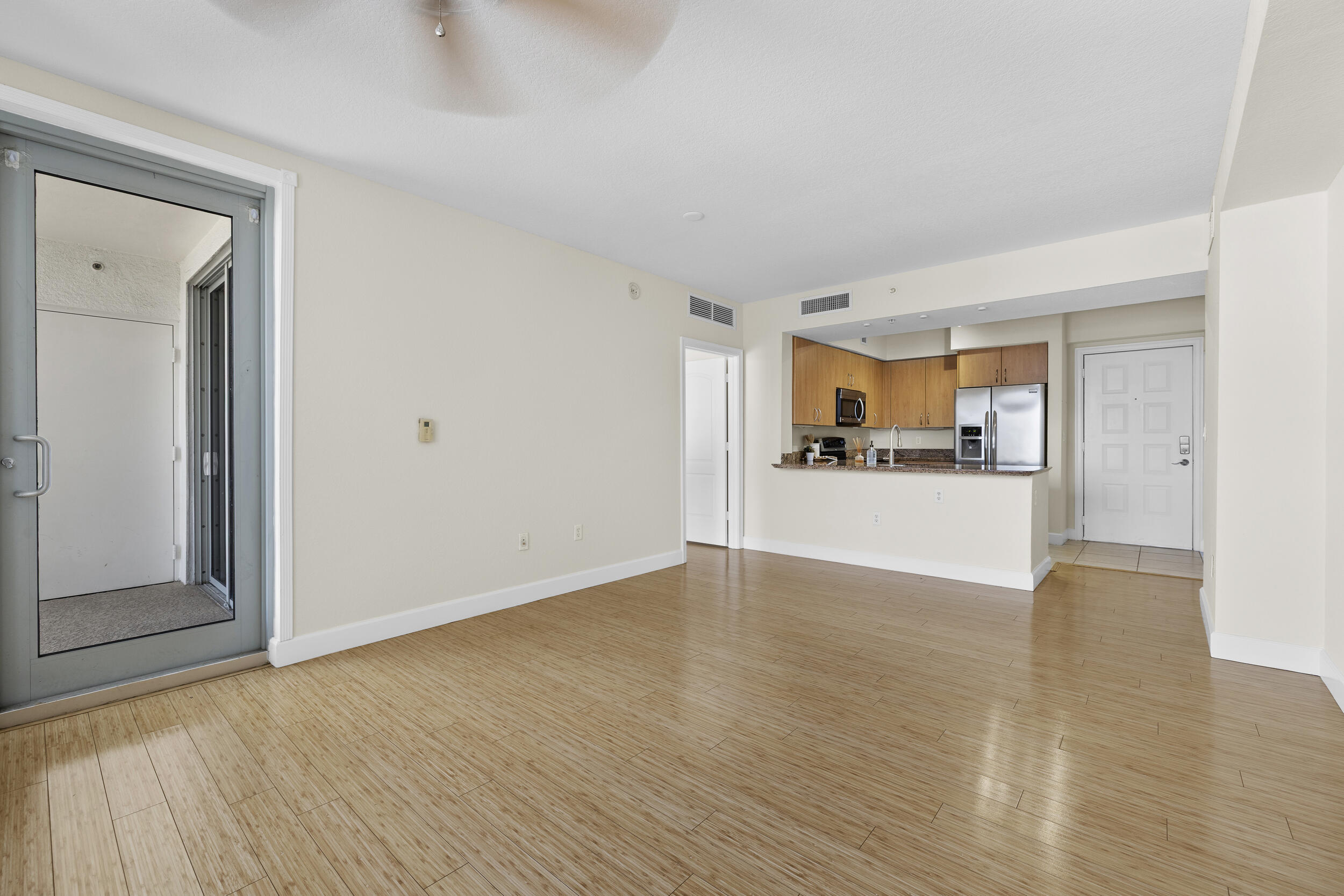 RADIUS CONDO - Residential Lease