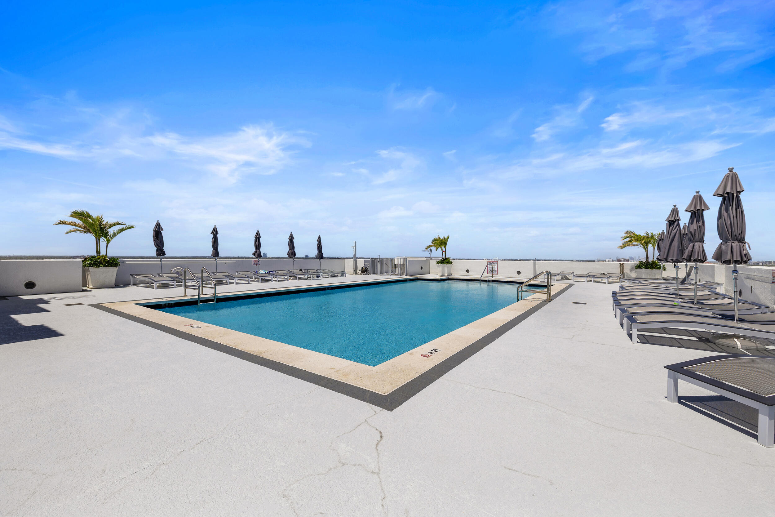 RADIUS CONDO - Residential Lease