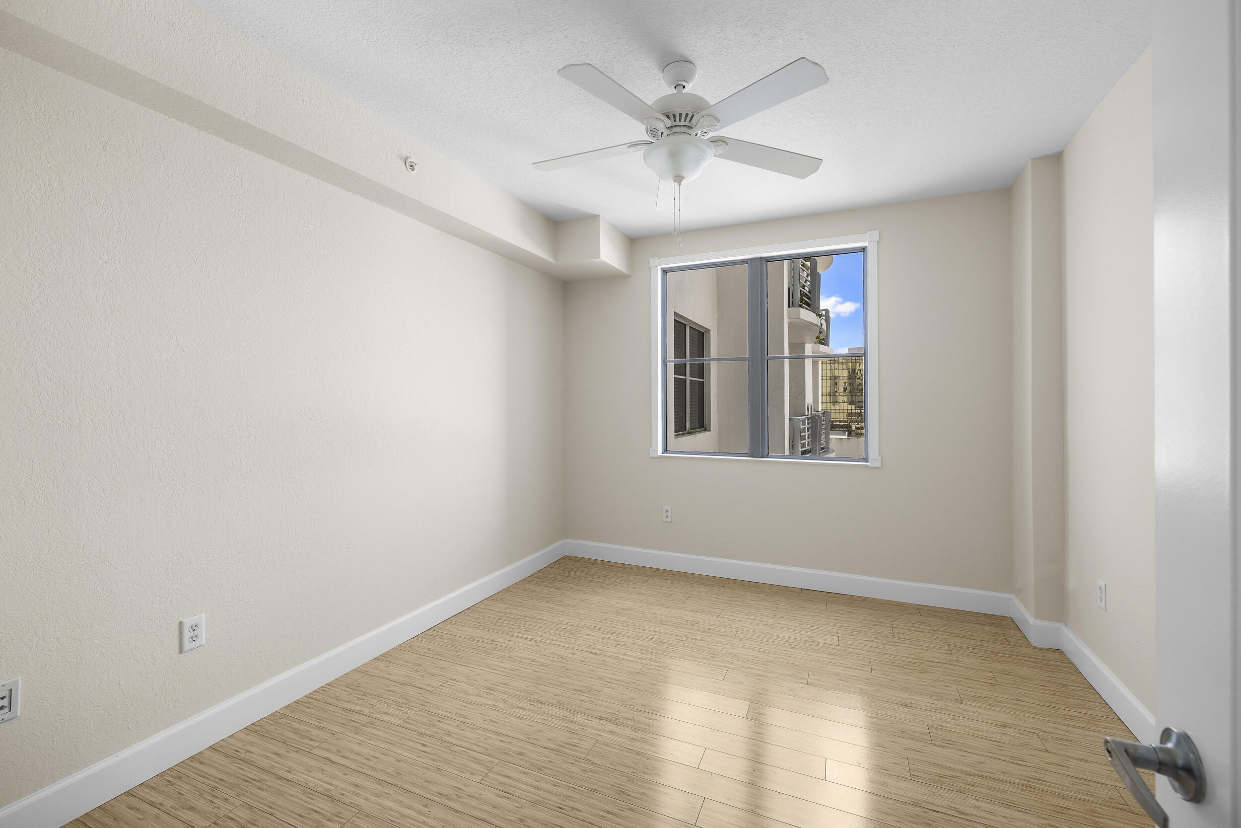 RADIUS CONDO - Residential Lease