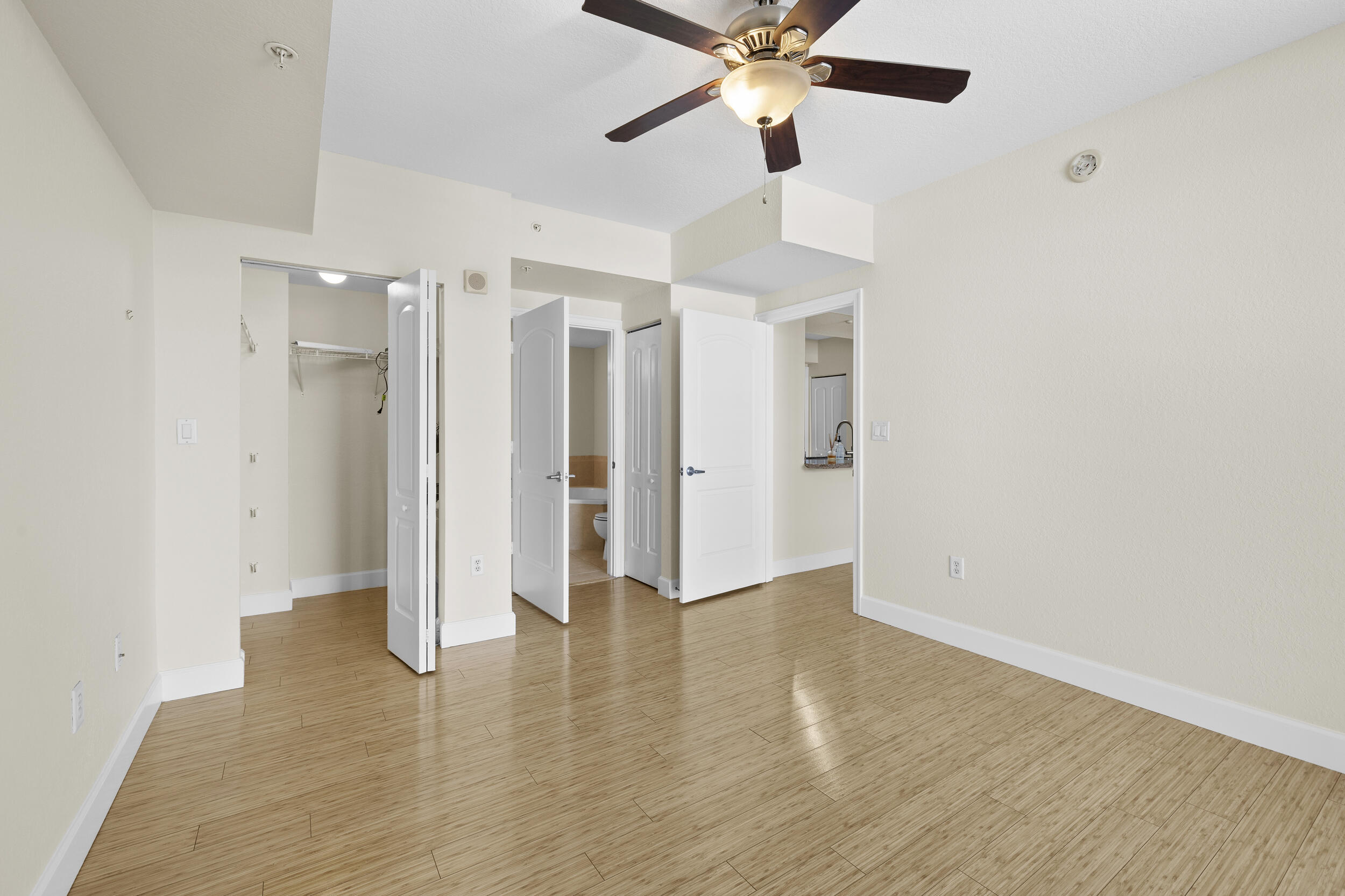 RADIUS CONDO - Residential Lease